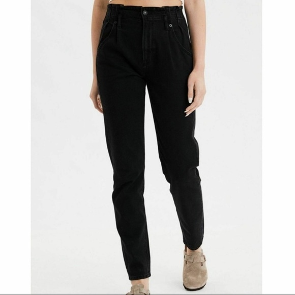 american eagle black mom jeans